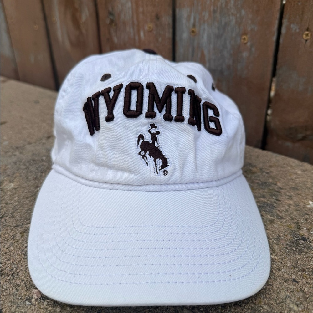 CHAMPION White Brown Wyoming Baseball Cap